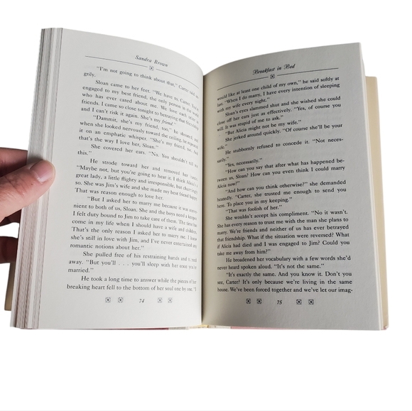 Sandra Brown Two Book Bundle  Send No Flowers/Breakfast In Bed - Picture 6 of 14